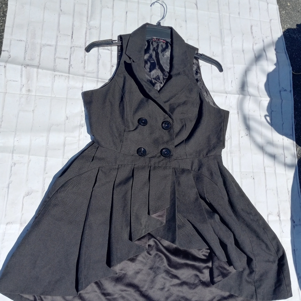 Petty Coat Vest